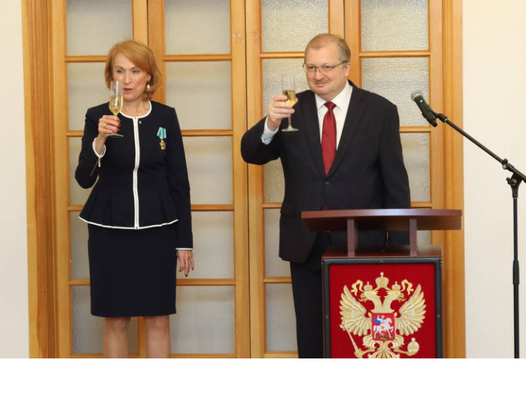 Приём в Посольстве 6 ноября 2019г. по случаю награждения орденом Дружбы директора школы Святых Кирилла и Мефодия Н.М.Тарышкиной Приём в Посольстве 6 ноября 2019г. по случаю награждения орденом Дружбы директора школы Святых Кирилла и Мефодия Н.М.Тарышкиной