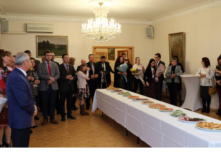 Приём в Посольстве 6 ноября 2019г. по случаю награждения орденом Дружбы директора школы Святых Кирилла и Мефодия Н.М.Тарышкиной Приём в Посольстве 6 ноября 2019г. по случаю награждения орденом Дружбы директора школы Святых Кирилла и Мефодия Н.М.Тарышкиной