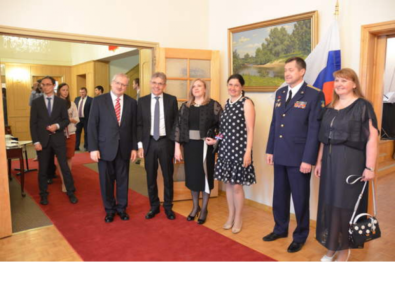 Приём по случаю празднования Дня России (8 июня 2018 г., Оттава) Приём по случаю празднования Дня России (8 июня 2018 г., Оттава)
